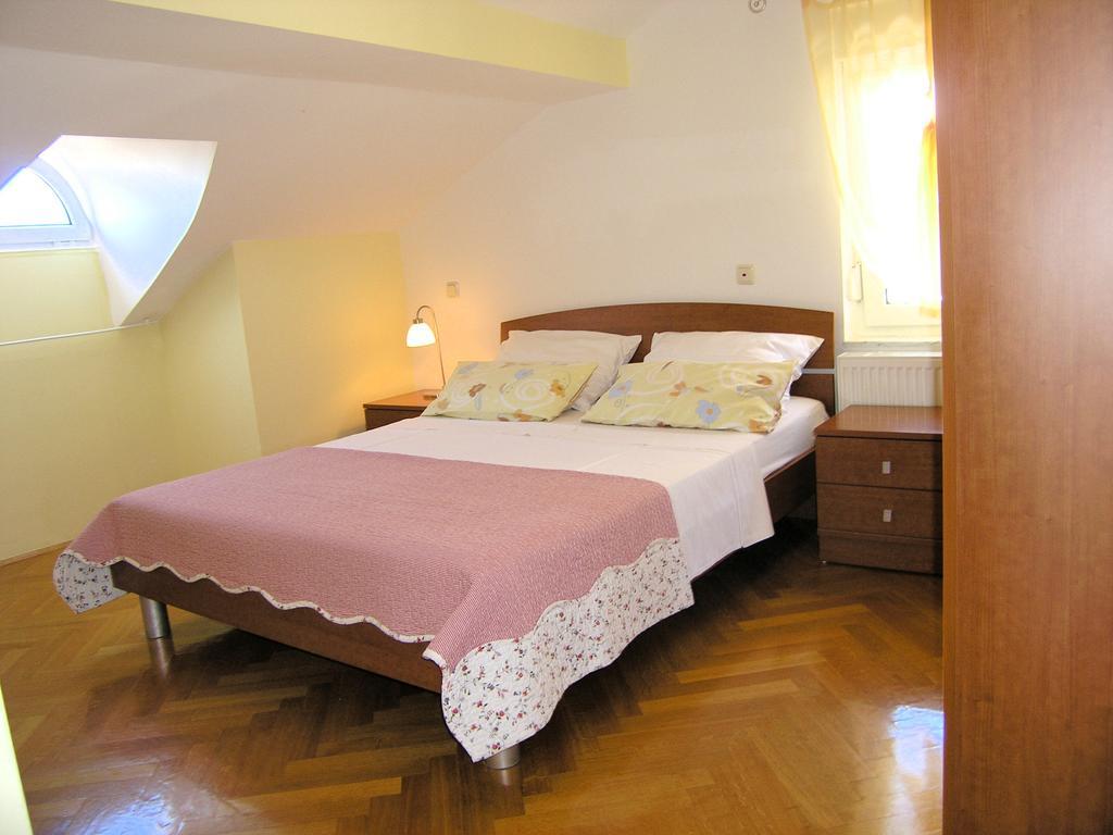 Apartments Kristina Крк Екстер'єр фото