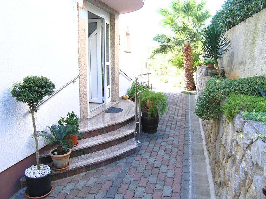 Apartments Kristina Крк Екстер'єр фото
