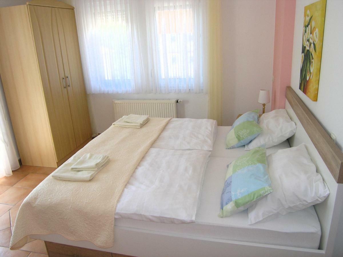 Apartments Kristina Крк Екстер'єр фото